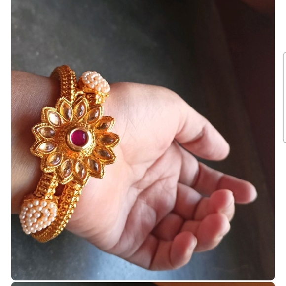 Antique Classic Bangle / Bracelet - Picture 3 of 4